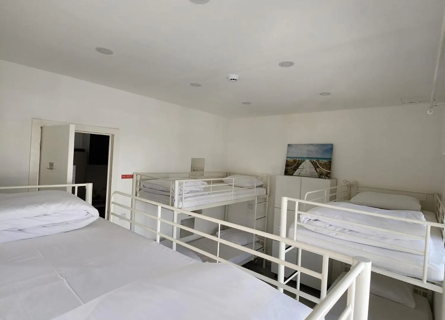 Blife Faro Beach Hostel & Rooms