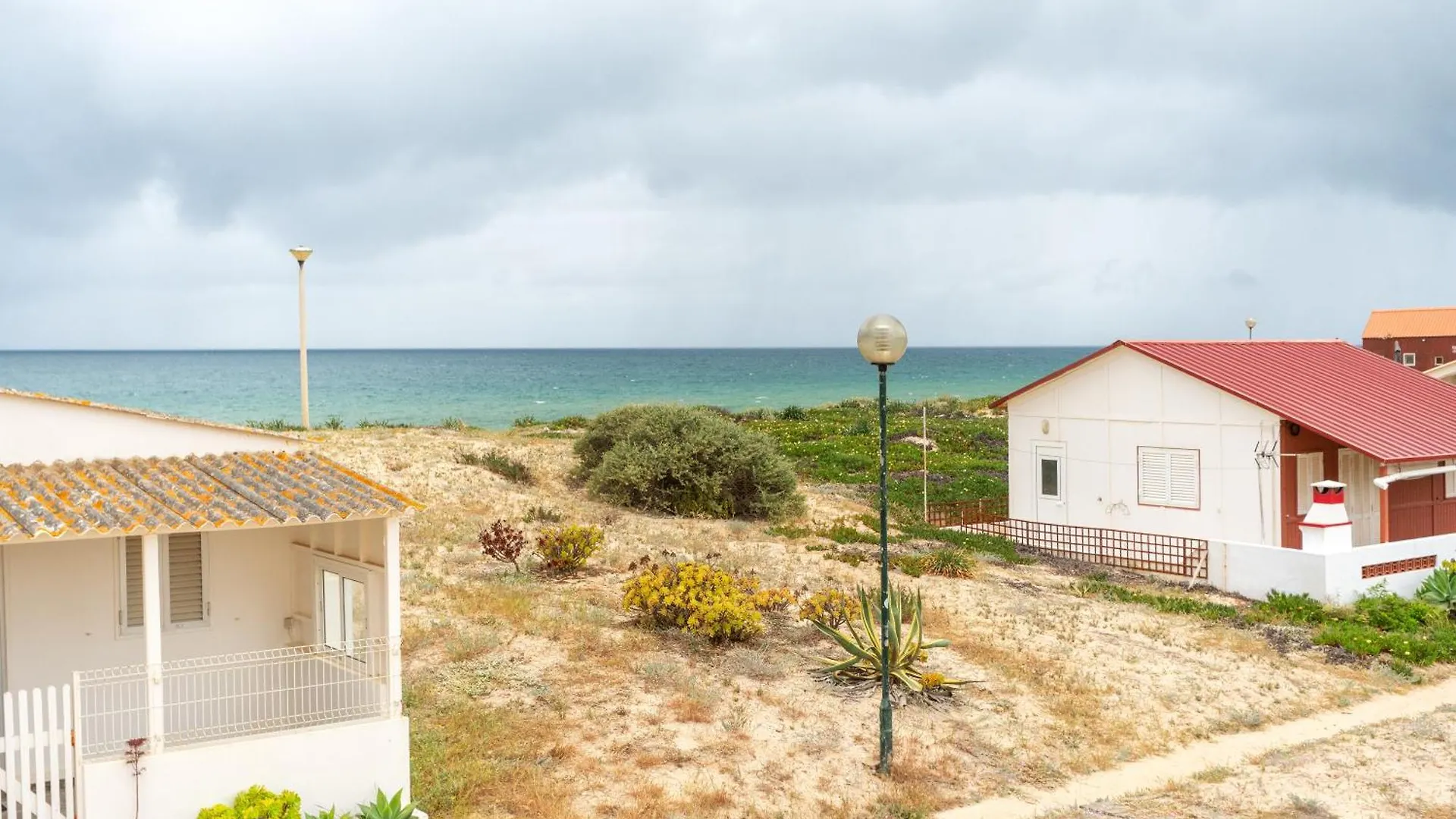 Blife Faro Beach Hostel & Rooms