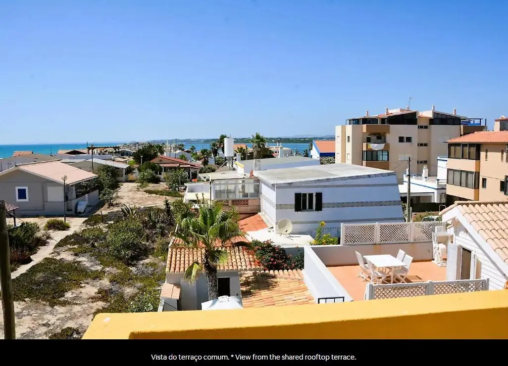 Blife Faro Beach Hostel & Rooms 0*,  Portekiz